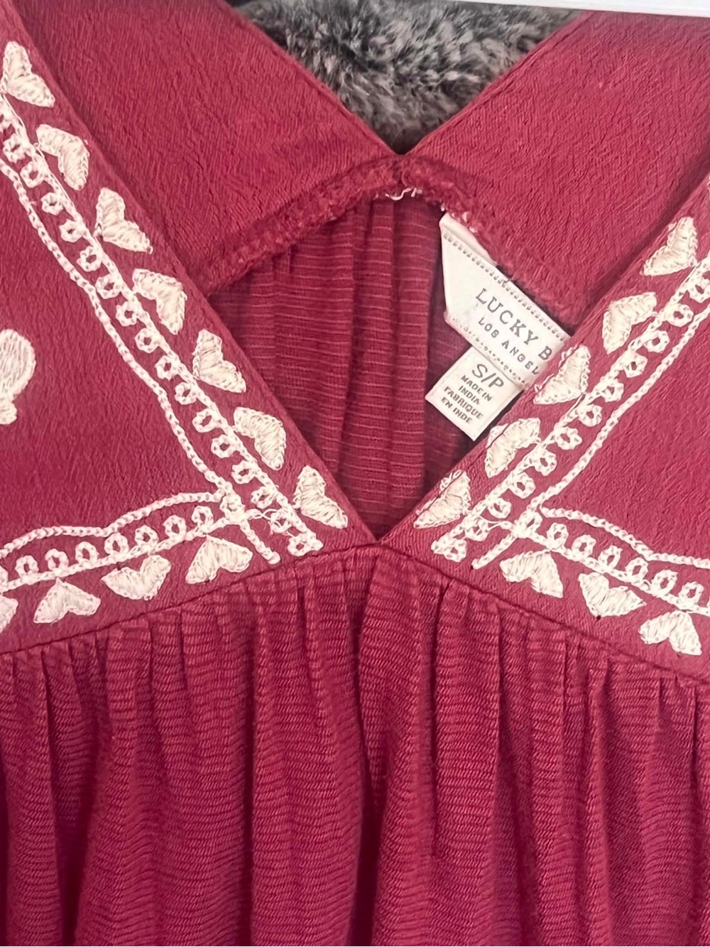 Lucky Brand Rose Pink Embroidered V-Neck Short Sleeve Tee - Picture 3 of 4